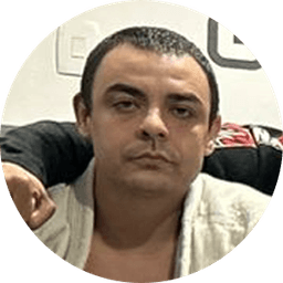 Foto de Gerson Ferreira, roxa