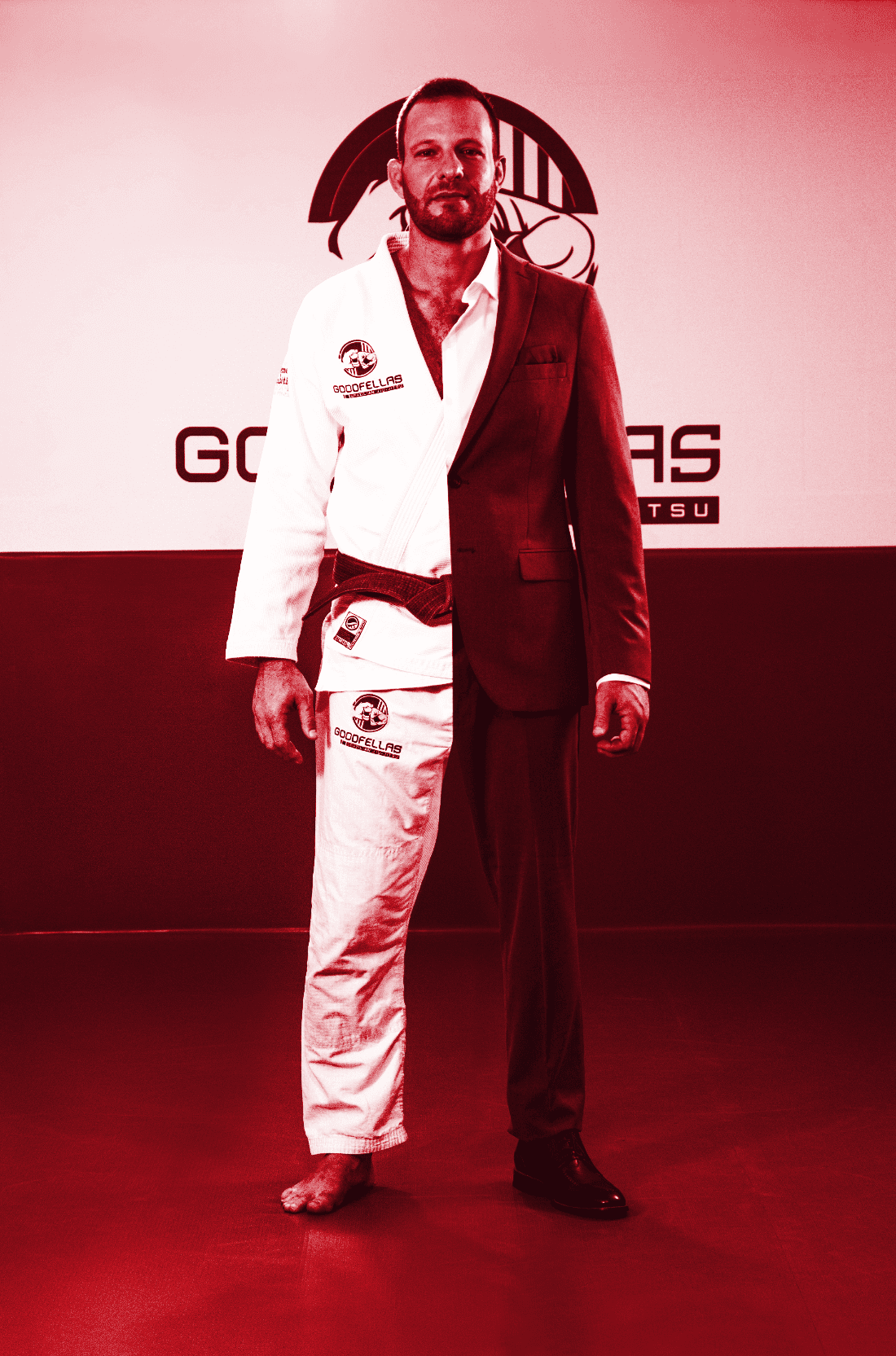 Lutador de jiu-jitsu — metade kimono, metade terno